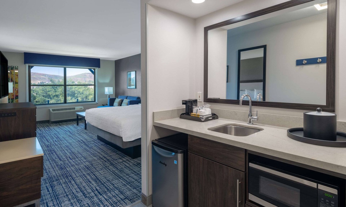 Agoura Hills Hotel | Hampton Inn & Suites Agoura Hills