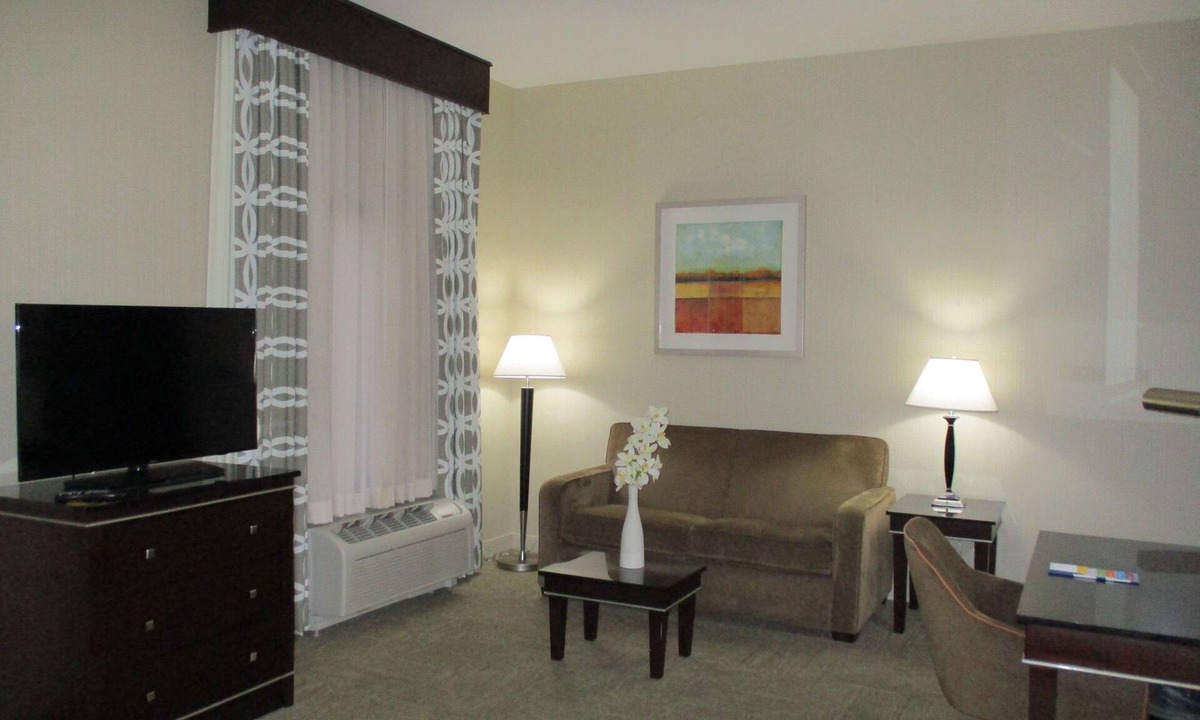 Seven Hills Hotel | Hampton Inn & Suites Las Vegas South