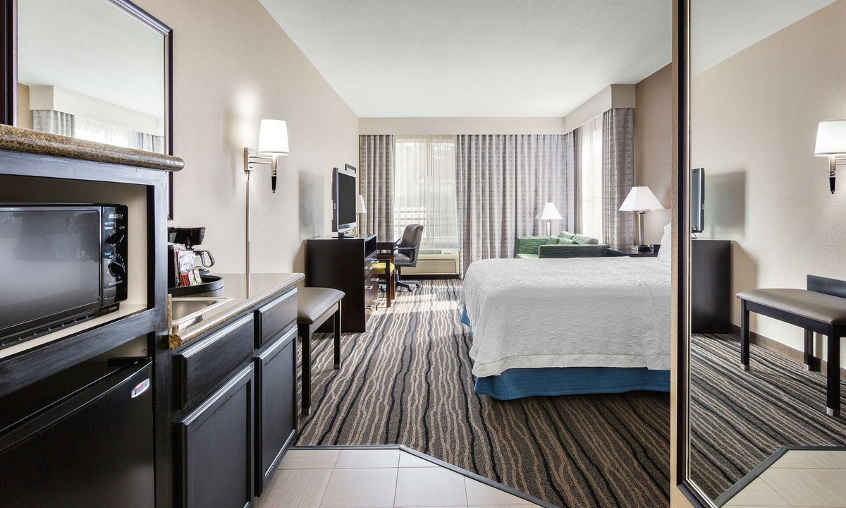 Jackson Park Hotel | Hampton Inn & Suites Mountain View