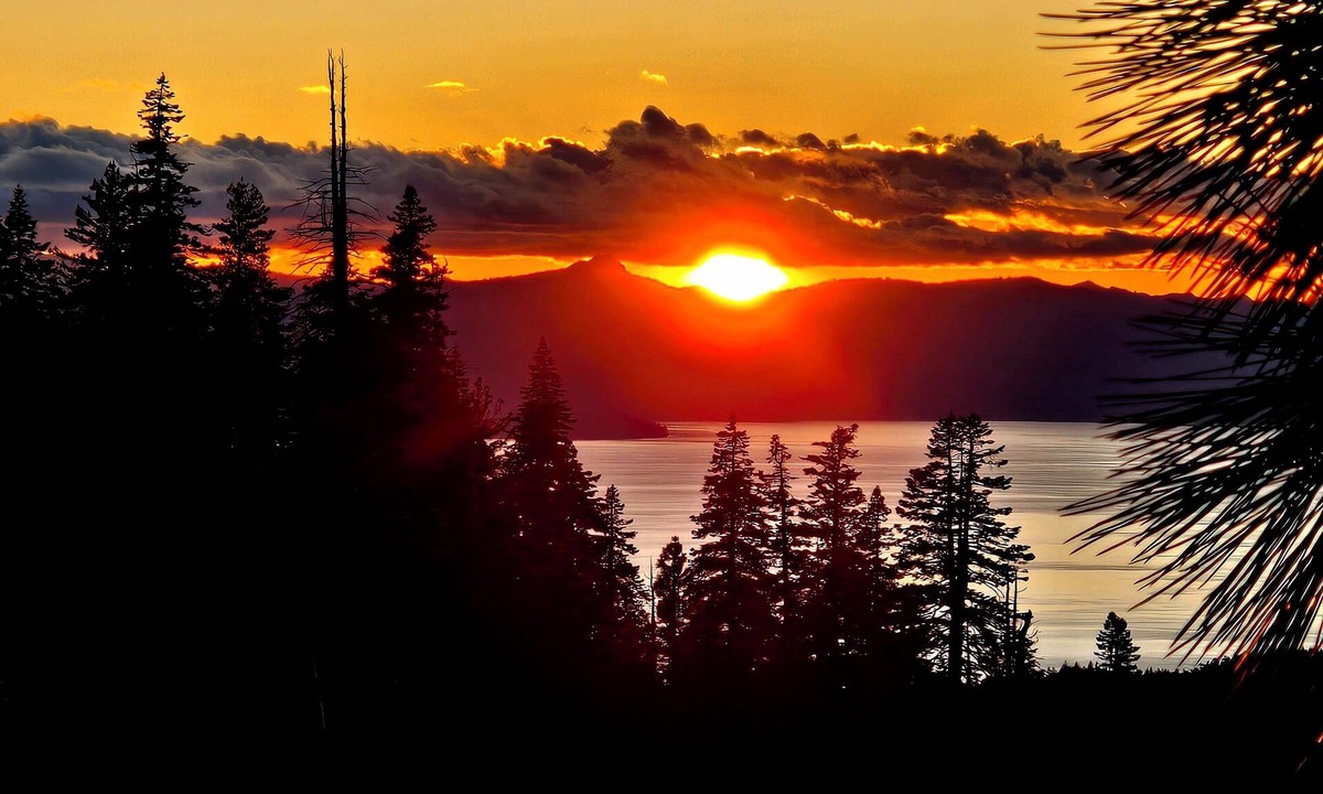Tahoe Village Condo | Heavenly Wonderland-3bd/2ba condo with amazing mountain and lake views. Sleeps 8