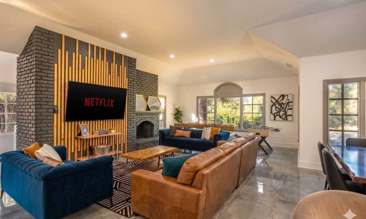 Mount Helix House | Helix castle Luxury Getaway | Game Room | Hot Tubs