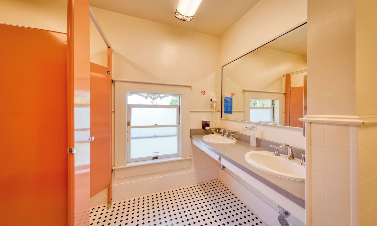Downtown Sacramento Hostel | HI Sacramento Hostel