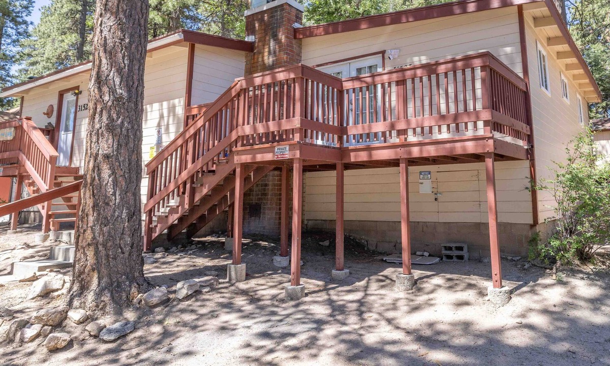 Running Springs Cabin | Hilltop cabin-7 miles from Lake arrowhead +6.5 miles from Snow Valley Ski Resort