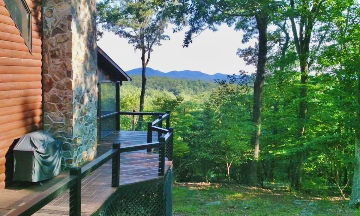 My Mountain Cabin | Honey Bear Hideaway - Mountain Views - Paved Roads - Pup Friendly - Cozy - WIFI