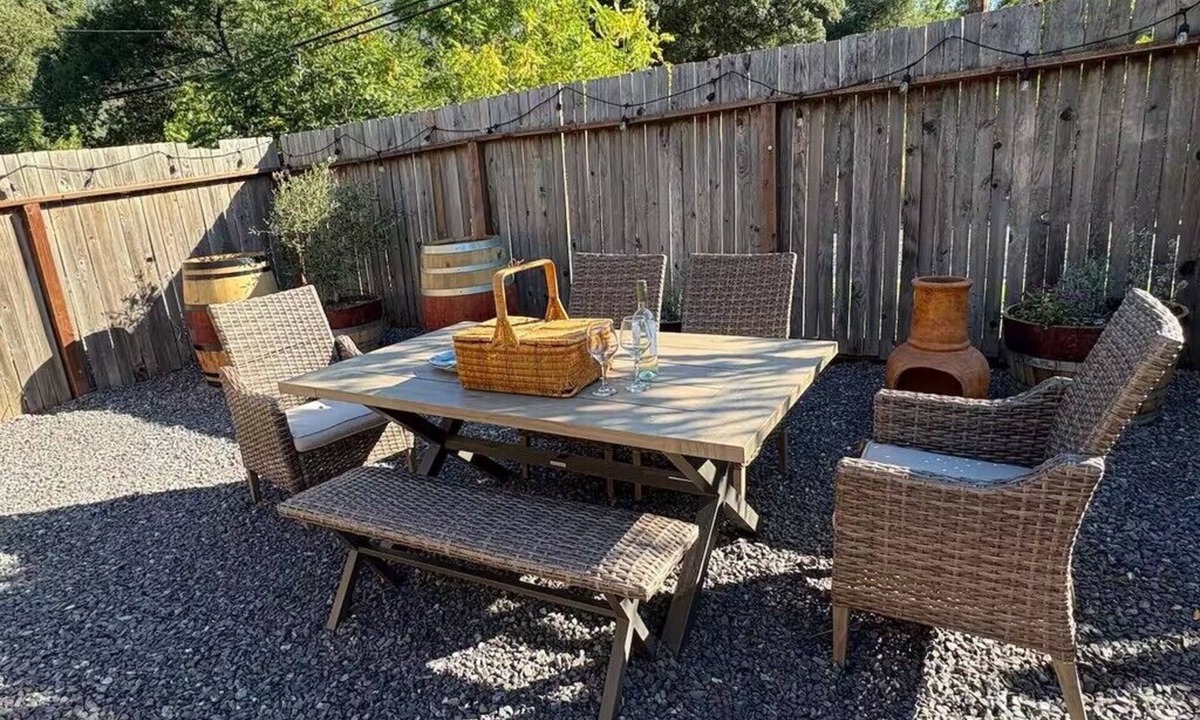 Soda Bay Cottage | Hot tub lake wine Cottage State Park 4 mins away