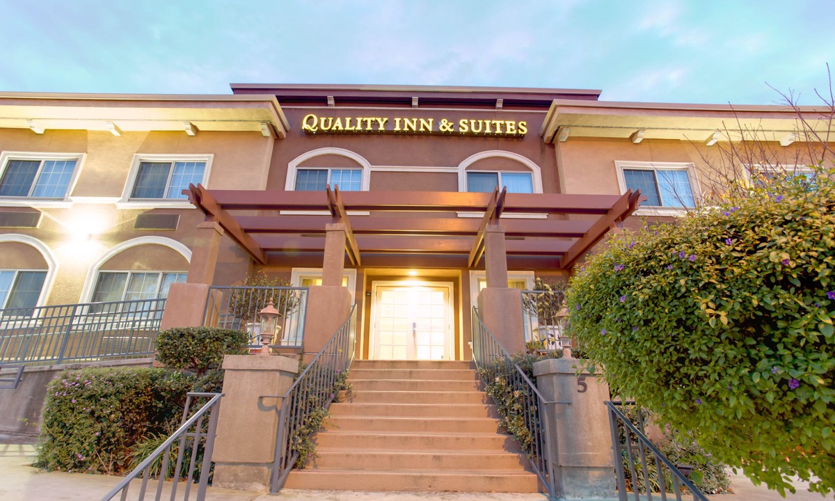 North Whisman Hotel | Hotel Fairchild