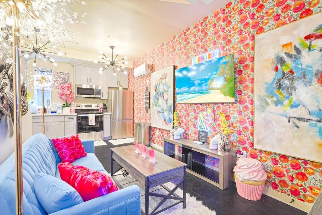 North Hills East House | I - Chic 4BR Casa By Universal - Patio - Games - FIFA World Cup SoFi