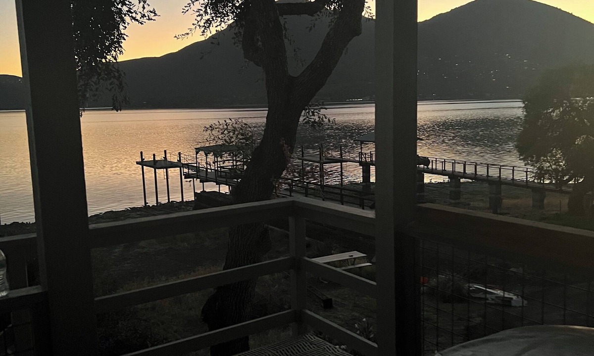 Clearlake Cottage | Konocti beauty cottage on the lake, anglers dream - AC-WiFi