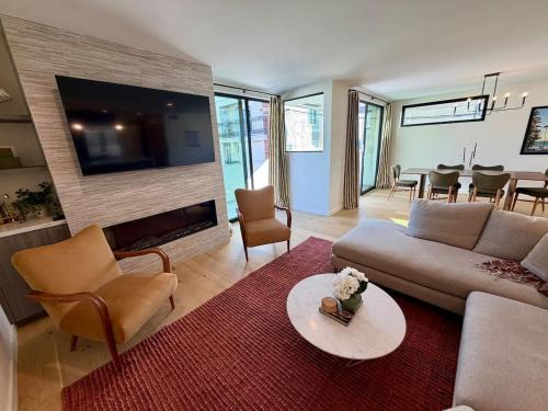 The Strand House | LA STR MB 13th Place