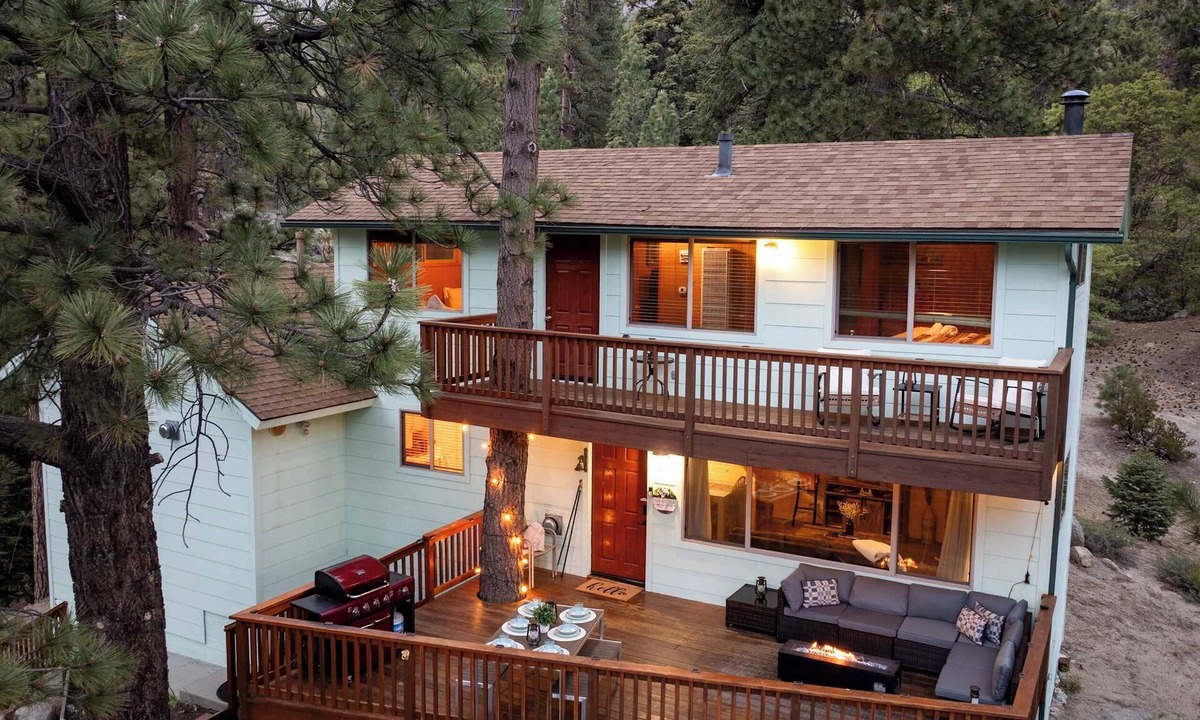 Fawnskin Cabin | Large-Group Cabin | Walk to Lake | Sleeps 12