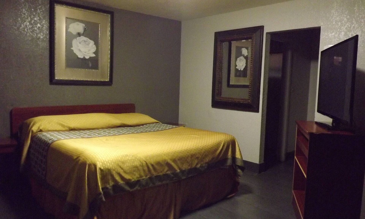 Redwood Heights Hotel | Laurel Inn
