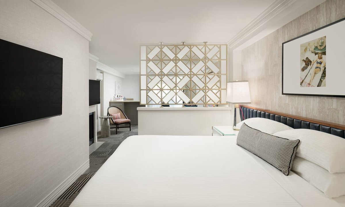 Tri-West Hotel | Le Parc at Melrose