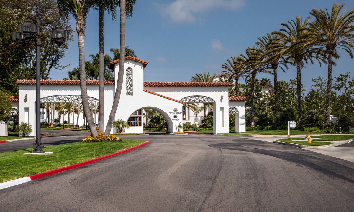 Carlsbad Condo | Lovely La Costa condo -walk to Spa & Golf course, close to beach & Legoland