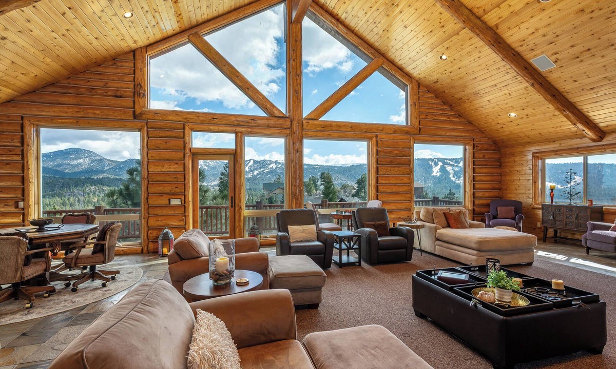 Castle Glen Estates Ski Chalet | LUXE Castle Glen, ski slope views, spa, game room, 4 decks