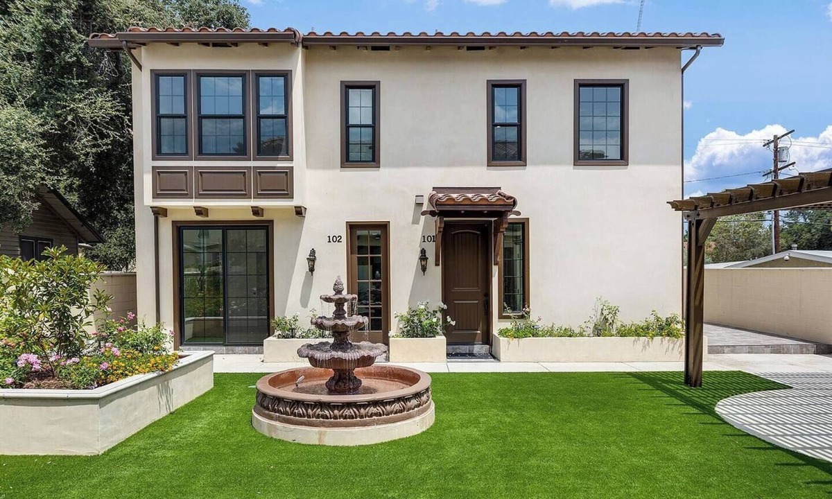 Mid Central Condo | Luxurious Pasadena Home w Parking & Near Old Town