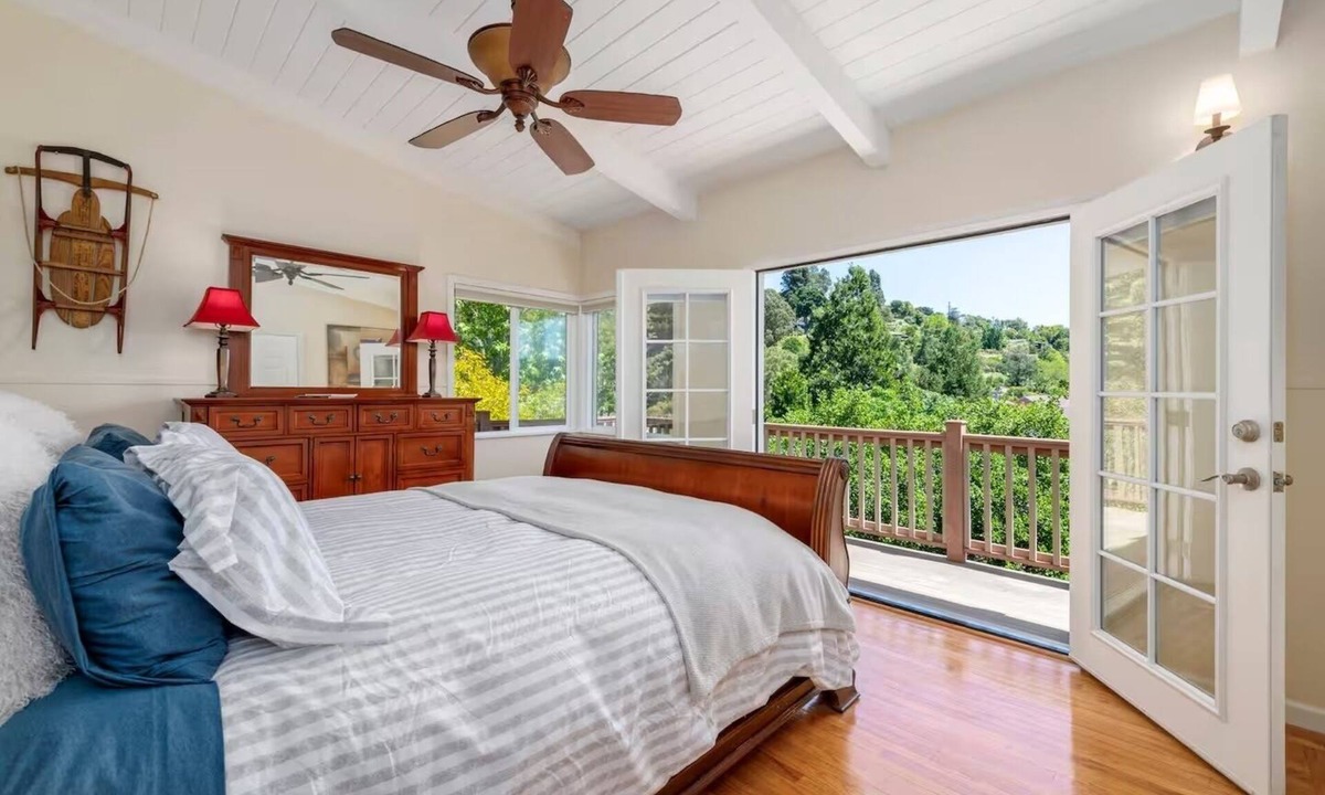 San Rafael House | Luxury San Rafael 3BR/3BA with Decks & Views