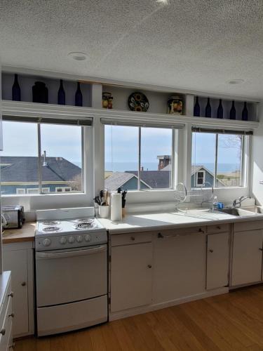 Mendocino Apartment | Mendocino Art Center
