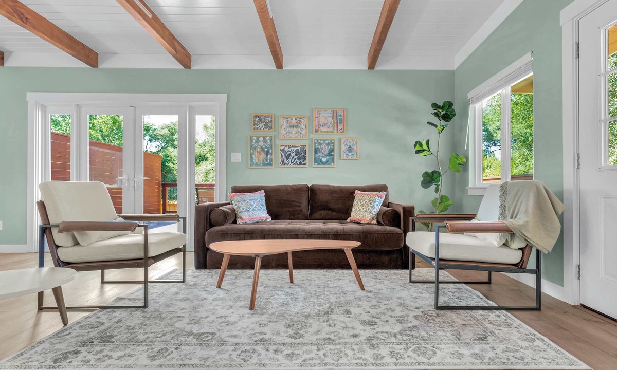 Freestone House | Modern Country Home | Near Downtown & Bike Trail