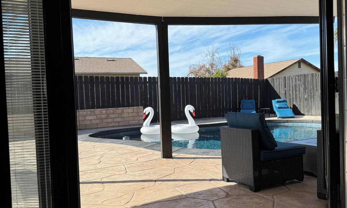 Spring Valley House | Modern Spacious 4-bedroom house with AC in quaint Spring Valley
