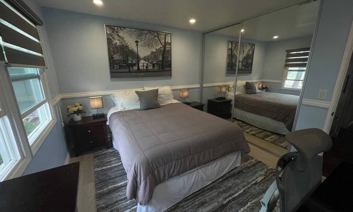 Chula Vista House | Modern Style Private Room with Adorable Backyard