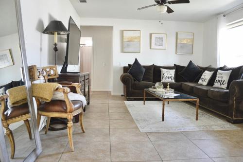Thousand Palms House | Mountain View Escape with Modern Design