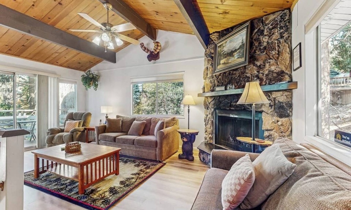 Arrowhead Villas Cabin | Mountainside Retreat w/Fireplace, BBQ & Furnished Deck - Near Village