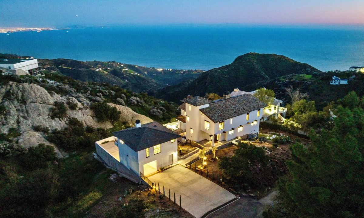 Malibu House | Mt Malibu Mansion w/Ocean Views, 2+ Acres, Mini Golf, Hot Tub, Guest House!