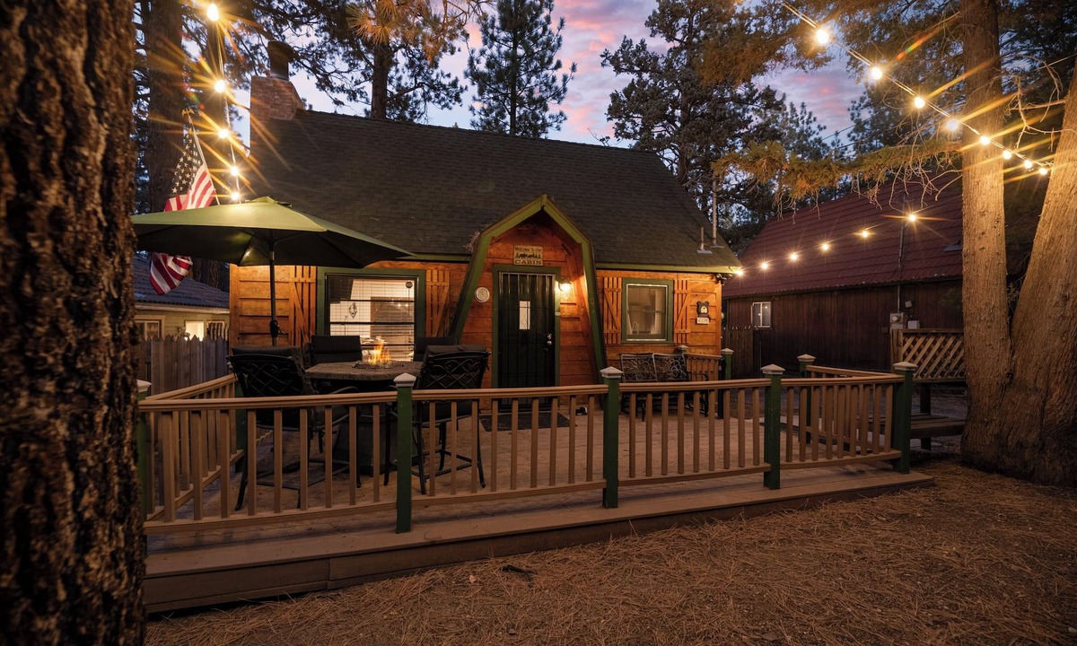 Big Bear City Cabin | New: Big Bear Mountain Retreat w/Hot Tub