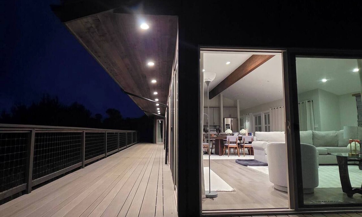 Manchester House | Newly Built Contemporary Home With Ocean Views, Deck, Private Beach Access,AC/WD