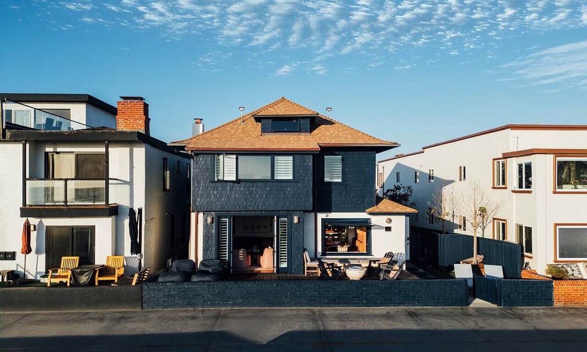 Hermosa Beach House | Oceanfront 5 Bedroom Designer-Renovated w/Parking