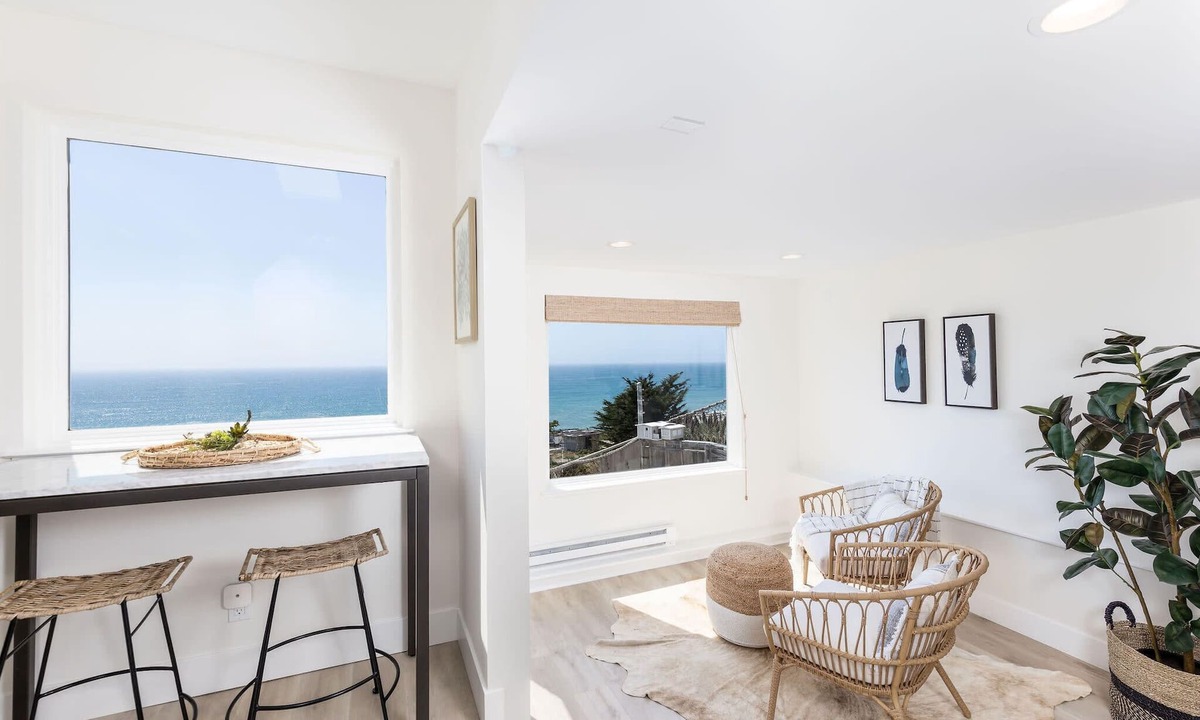 Moss Beach House | Oceanfront Coastal Home w/Breathtaking Views – Hiking, Beaches & More