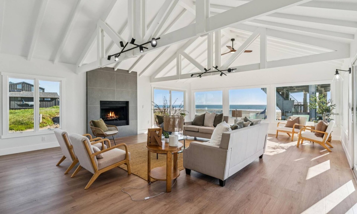 Stinson Beach House | Oceanfront Luxury Getaway On The Sand