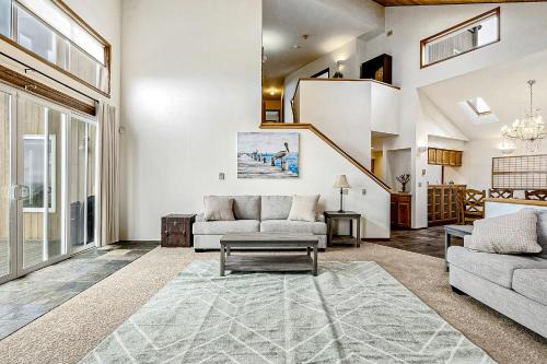 Crescent City House | Oceanfront Oasis: Home Overlooking Pebble Beach!