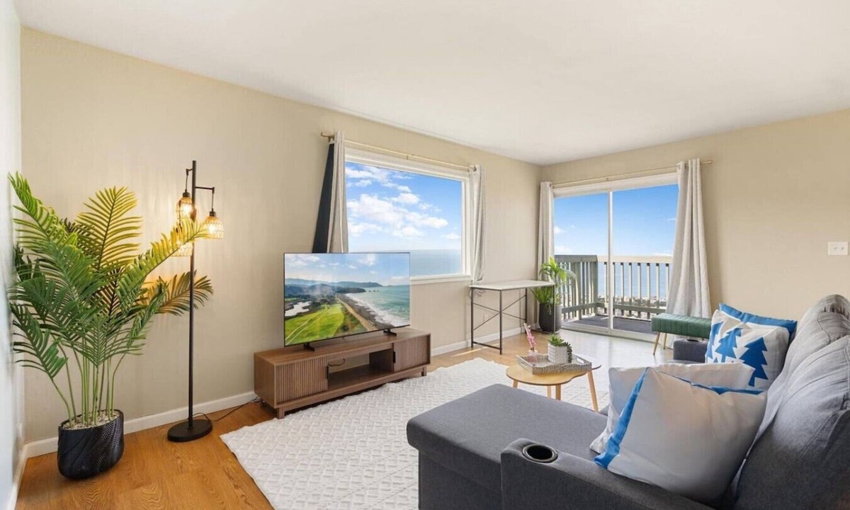 Pacifica Apartment | Oceanview 2BR 1Bath Retreat Balcony + Sunset Views