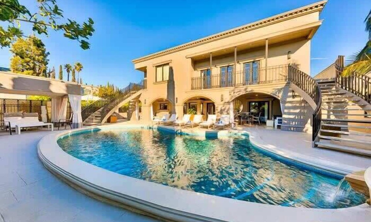 Hollywood Hills West Villa | Olympia Luxe Estate