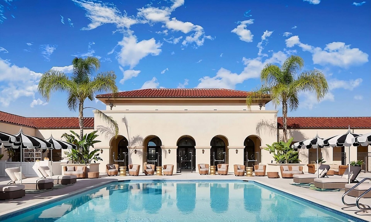Pasadena Hotel | One Bedroom Ste One King Bed at Pasadena Hotel & Pool