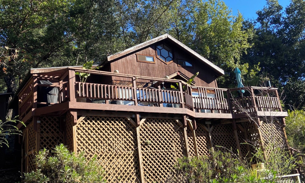 Los Gatos Cabin | Owl's Nest 1-bedroom two-story cabin in a charming Los Gatos Naturist Resort