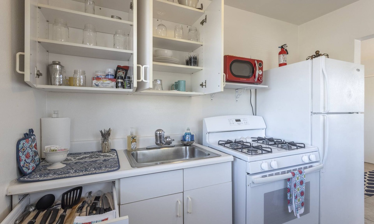 Pacific Beach Apartment | PACIFIC BEACH Studio #1977 by the sea only 1.5 miles to beach & Pier 🏖