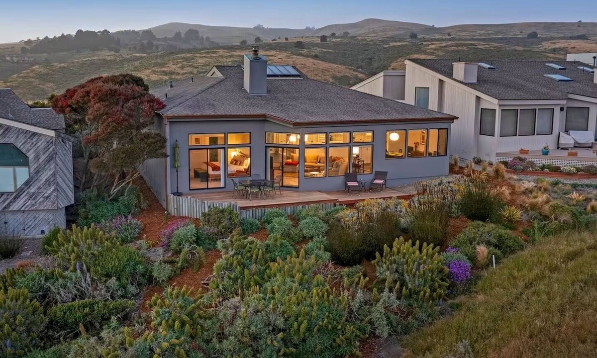 Bodega Bay House | Pacific Flyaway! Ocean View, Fireplace, Golf Course, Walk to Beach