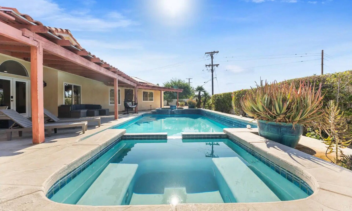 Racquet Club West House | Palm Springs Desert Oasis.
