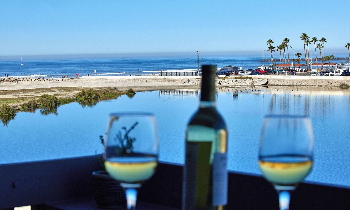 Townsite Cottage | Panoramic Ocean, Marina & River Views - Steps to Beach & Harbor