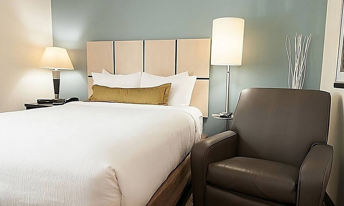 Anaheim Resort Hotel | Pet-Friendly Studio w/Full Kitchen | Close to Disneyland,