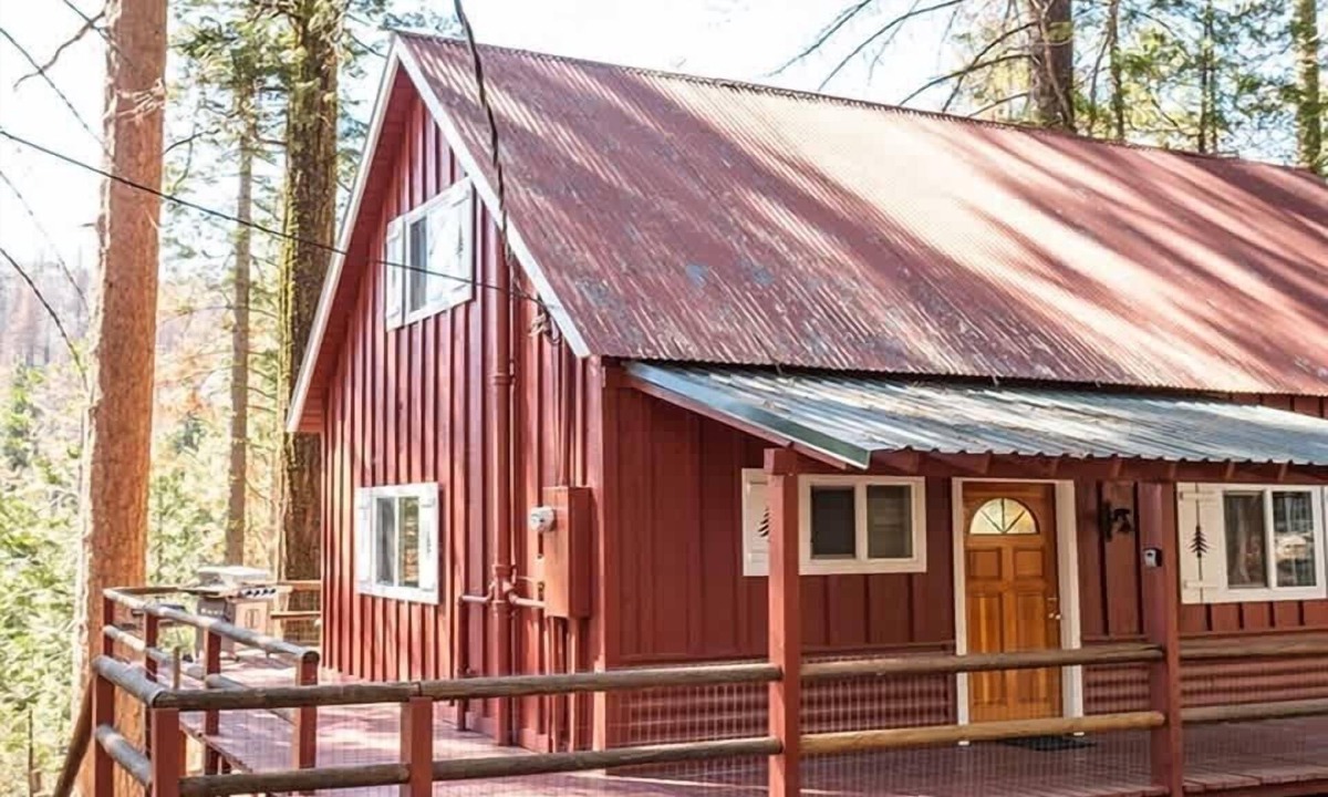 West Village House | Pine Forest Cabin Near Shaver Lake Sleeps 6