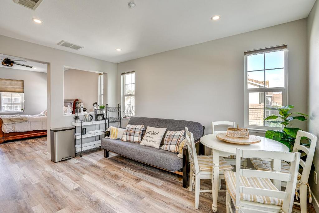 Brentwood Apartment | Pool & Hot Tub Access: Extended Stay in Brentwood!