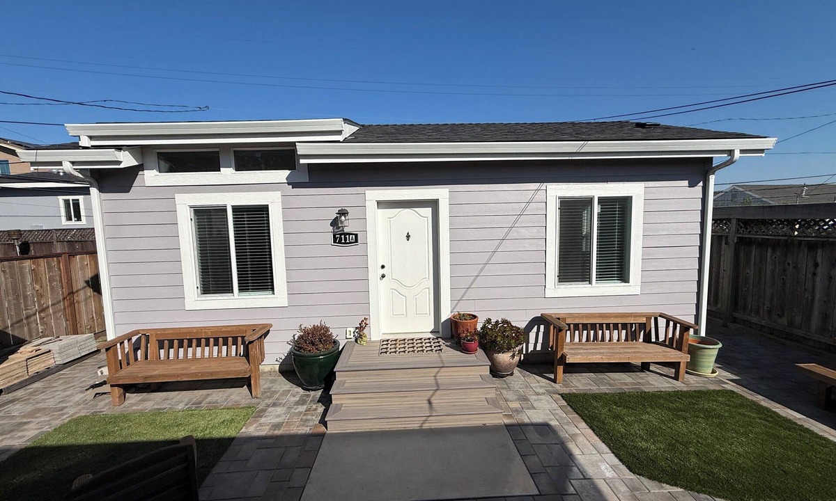 Avalon Cottage | Private and charming Bay Area home. Centrally located to all Bay Area cities!