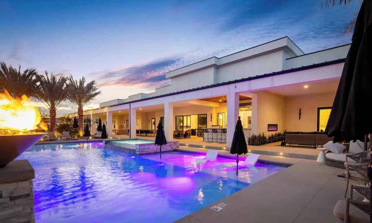 Indio House | Private Estate-Waterslide-Theatre-Sauna-Pickleball