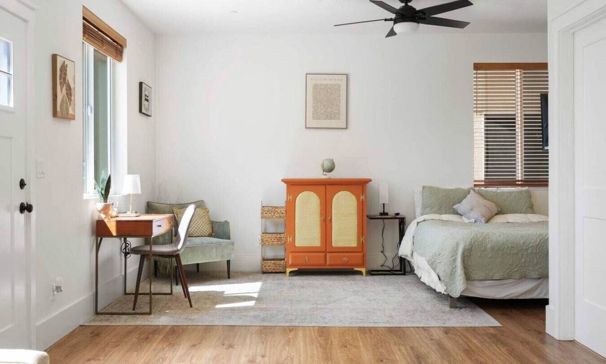 Country Club House | * Private Studio | Cozy Vibes + Relaxing Oasis *