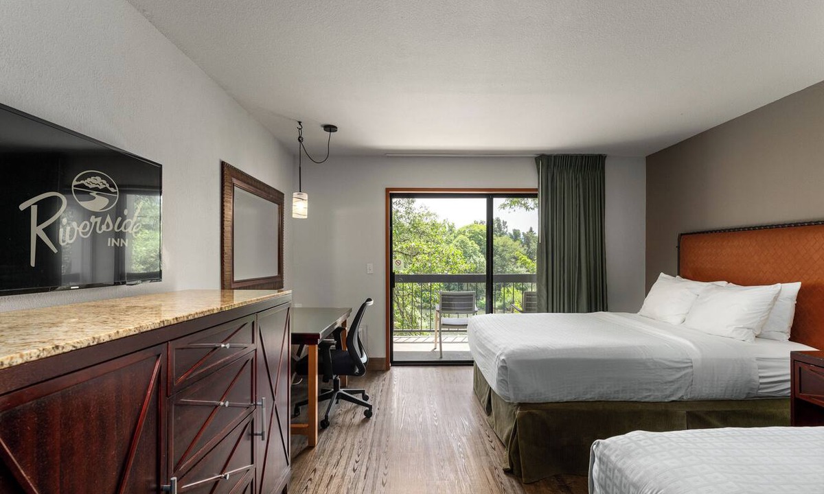 Grants Pass Hotel | Riverside Inn