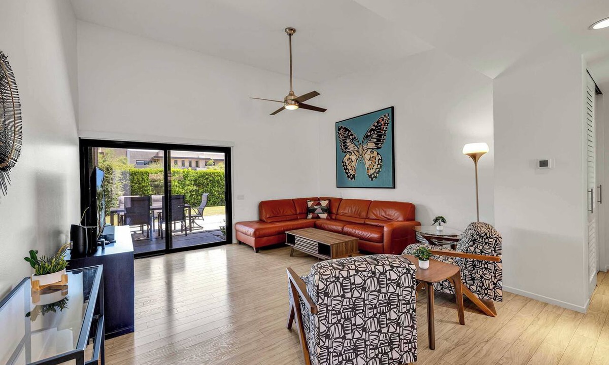The Rose Garden Condo | Rose Garden Escape - Stylish 2 Bedroom Condo