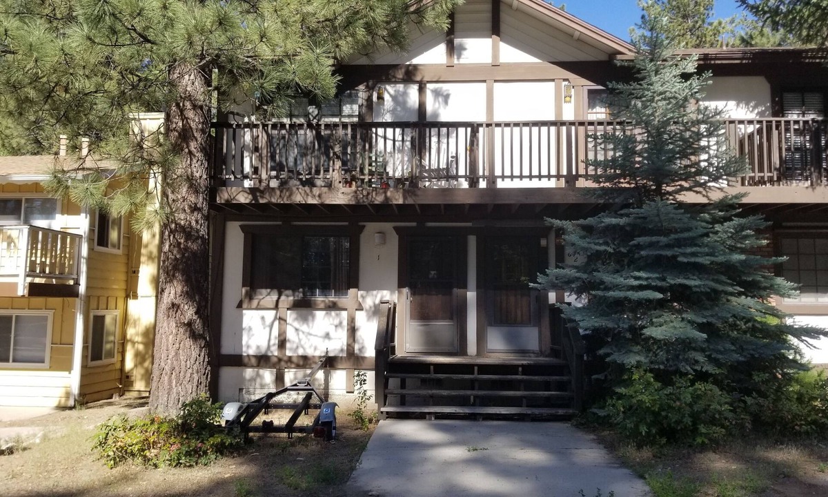Summit Estates Cabin | Rustic Woodsy Cabin - Close to Village, Lake & Trails